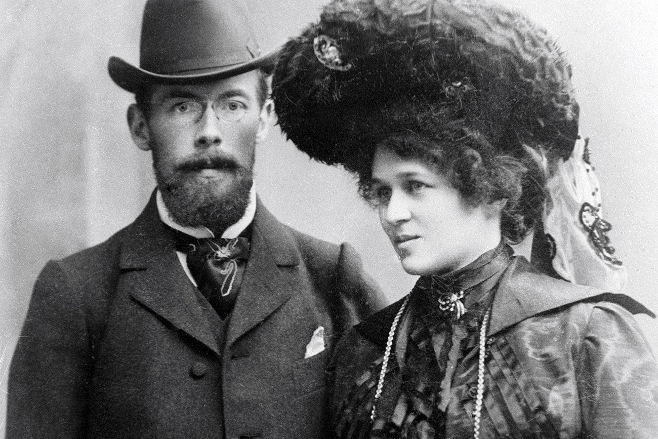 Fashion and the Russian revolution How sackcloth replaced lace Russia Beyond
